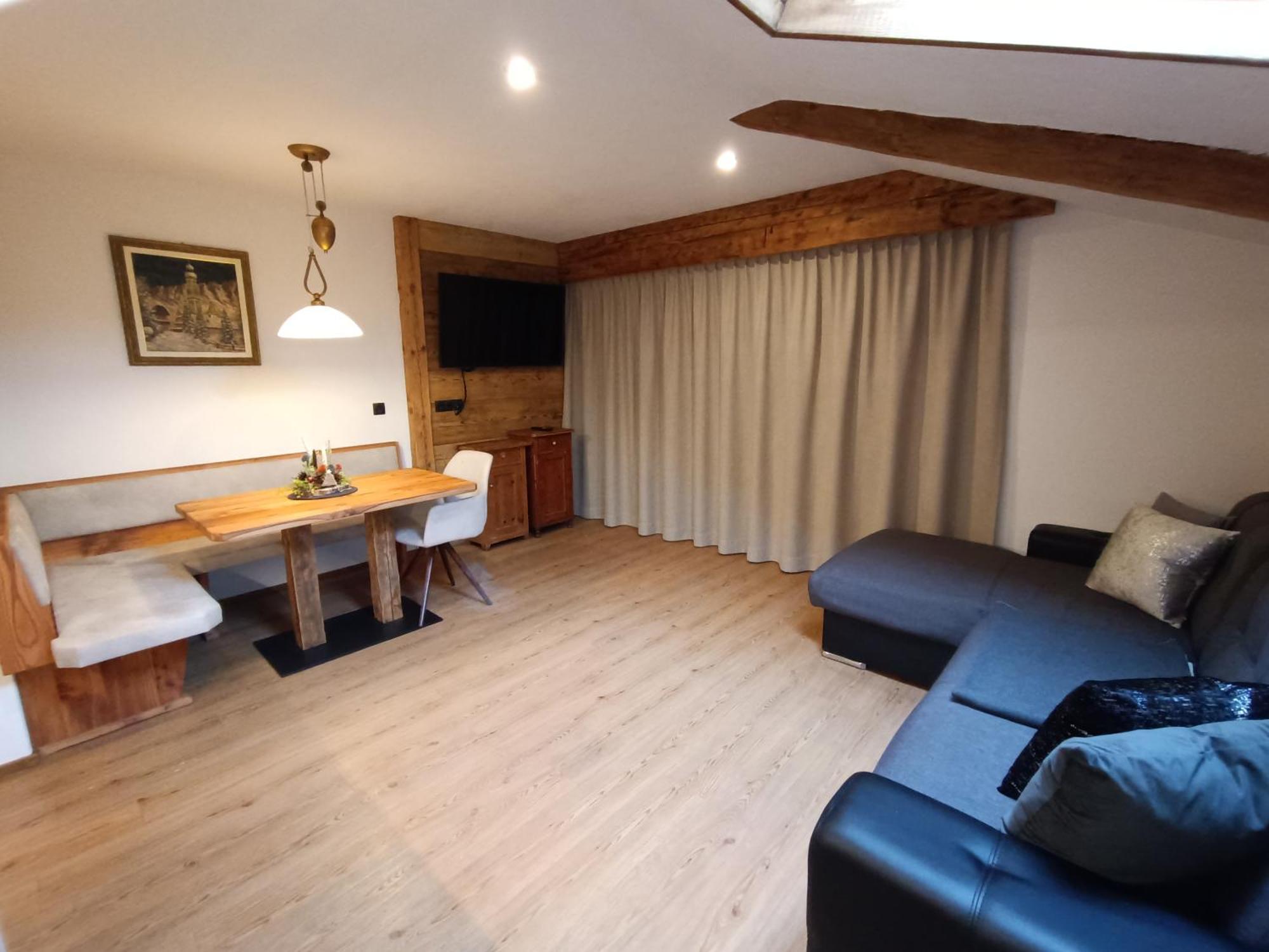 Kuglerhof Apartment Dobbiaco Bagian luar foto